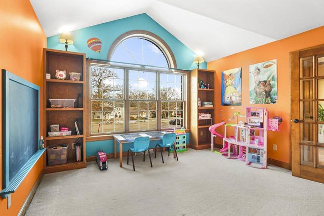 948 Timber Ridge Drive, Oregon, WI 53575