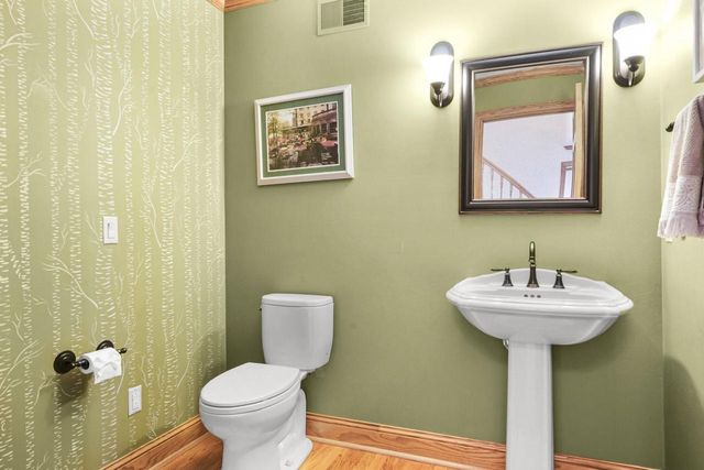 948 Timber Ridge Drive, Oregon, WI 53575