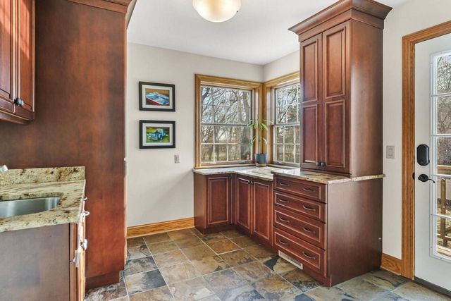 948 Timber Ridge Drive, Oregon, WI 53575