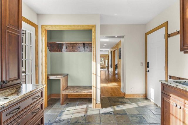 948 Timber Ridge Drive, Oregon, WI 53575