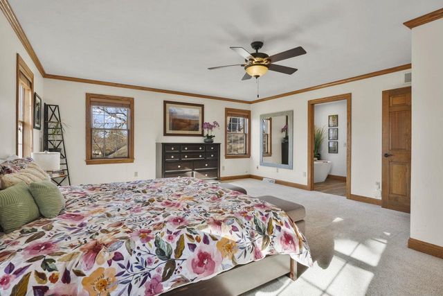 948 Timber Ridge Drive, Oregon, WI 53575