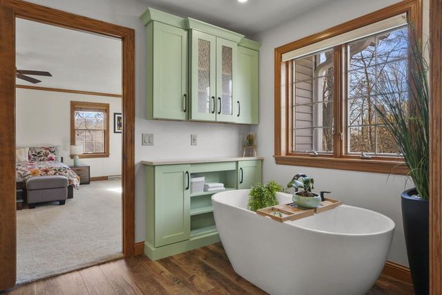 948 Timber Ridge Drive, Oregon, WI 53575