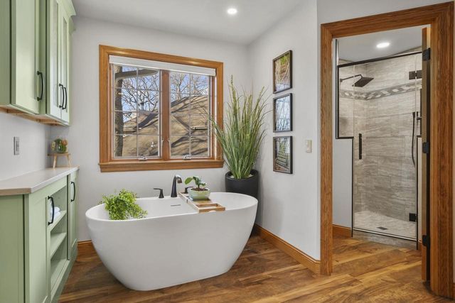 948 Timber Ridge Drive, Oregon, WI 53575