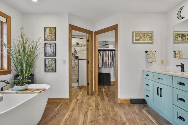 948 Timber Ridge Drive, Oregon, WI 53575