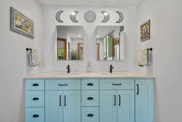 948 Timber Ridge Drive, Oregon, WI 53575