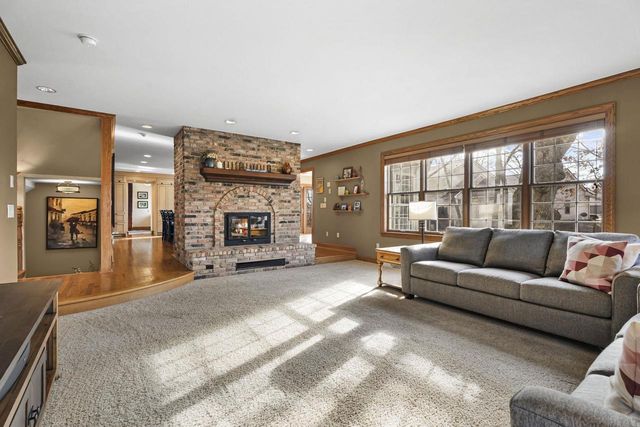 948 Timber Ridge Drive, Oregon, WI 53575