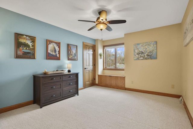 948 Timber Ridge Drive, Oregon, WI 53575