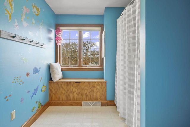 948 Timber Ridge Drive, Oregon, WI 53575