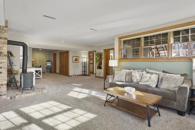 948 Timber Ridge Drive, Oregon, WI 53575