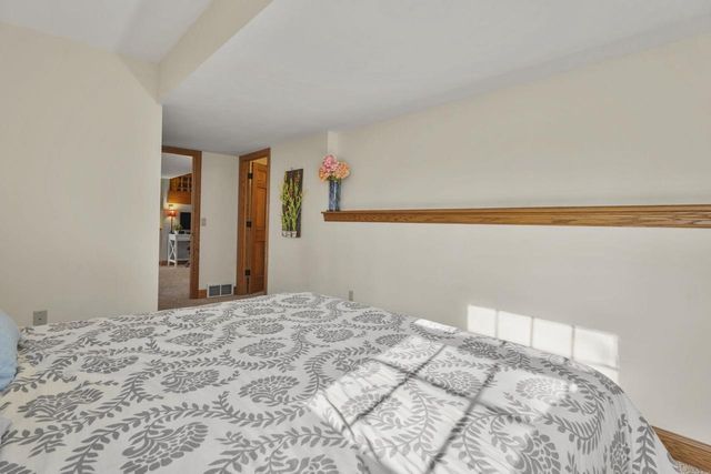 948 Timber Ridge Drive, Oregon, WI 53575