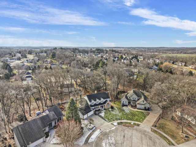 948 Timber Ridge Drive, Oregon, WI 53575