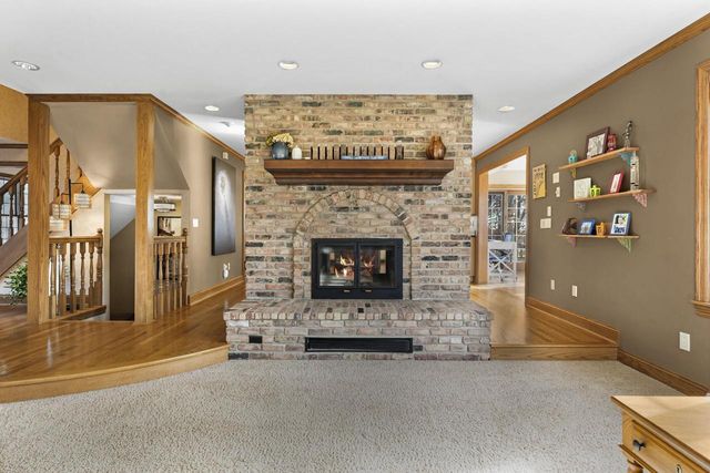 948 Timber Ridge Drive, Oregon, WI 53575