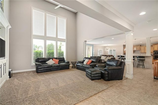 23632 W 52nd Terrace, Shawnee, KS 66226