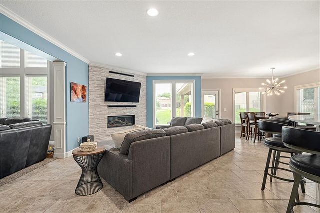 23632 W 52nd Terrace, Shawnee, KS 66226