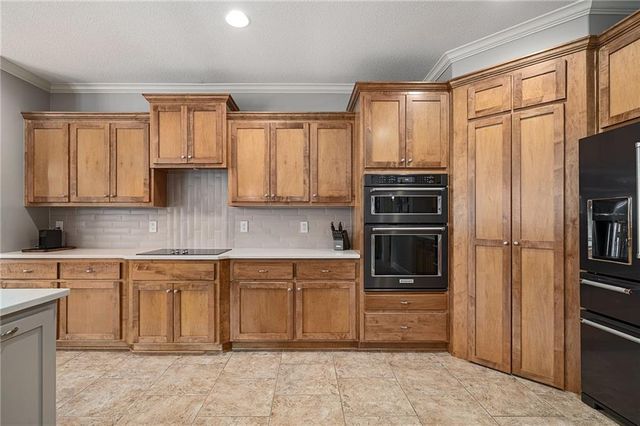 23632 W 52nd Terrace, Shawnee, KS 66226
