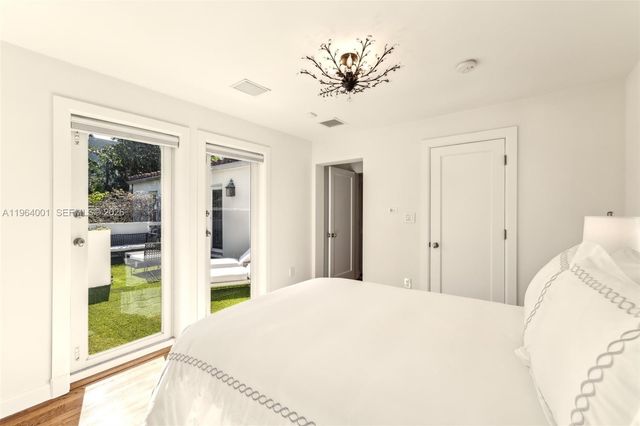 5711 N Bay Rd, Miami Beach, FL 33140