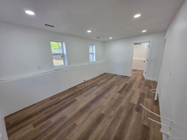 16 S Densmore Street, Muskegon, MI 49442