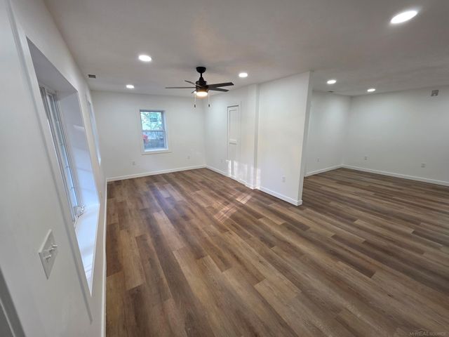 16 S Densmore Street, Muskegon, MI 49442