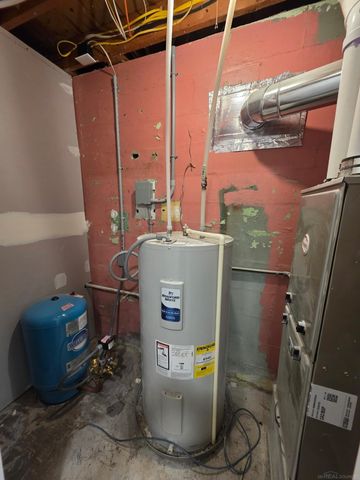 16 S Densmore Street, Muskegon, MI 49442