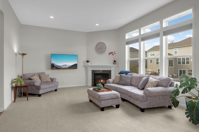 9354 Summerlin Road, Woodbury, MN 55129