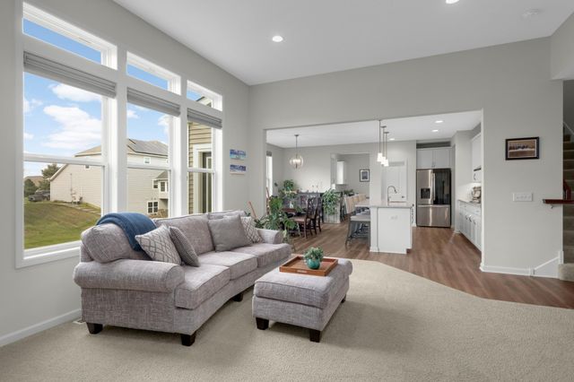 9354 Summerlin Road, Woodbury, MN 55129
