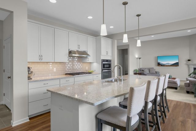 9354 Summerlin Road, Woodbury, MN 55129