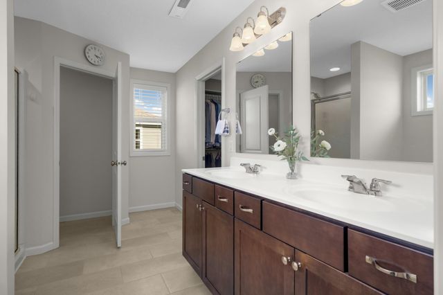 9354 Summerlin Road, Woodbury, MN 55129