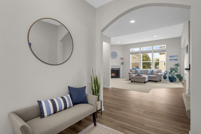 9354 Summerlin Road, Woodbury, MN 55129