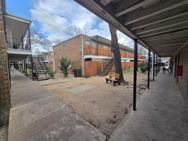 6305 Westward Street 2, Houston, TX 77081