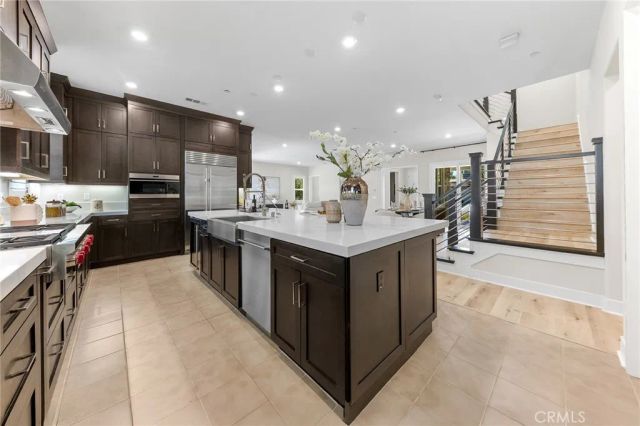 76 Bolide, Irvine, CA 92618