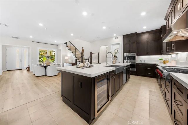 76 Bolide, Irvine, CA 92618