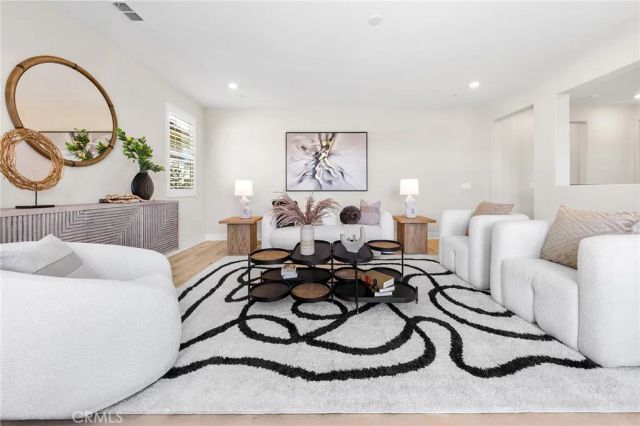 76 Bolide, Irvine, CA 92618