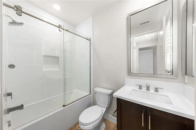 76 Bolide, Irvine, CA 92618