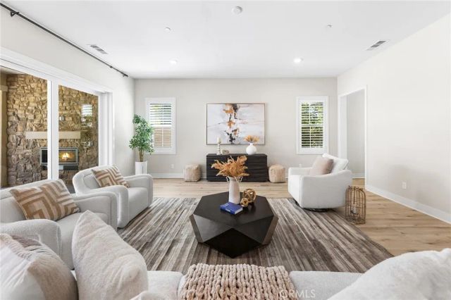 76 Bolide, Irvine, CA 92618