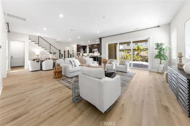 76 Bolide, Irvine, CA 92618