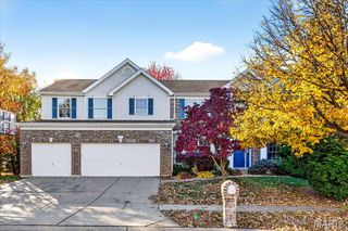 811 Wheaton Way, Creve Coeur, MO 63141