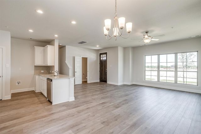 815 HOmeplace Circle, Mansfield, TX 76063