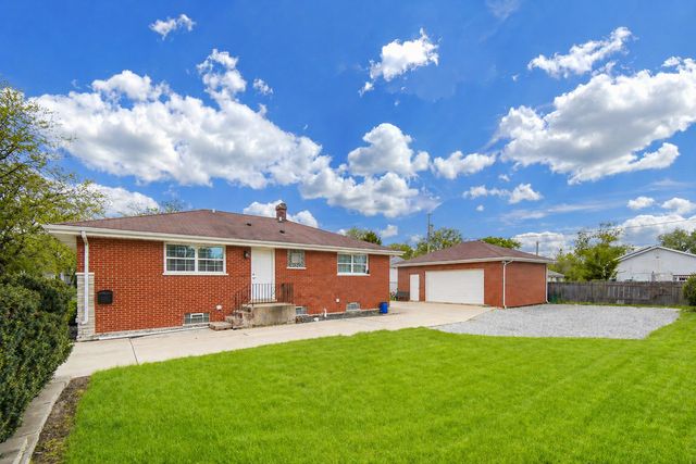 29 W. 31st. Place, Steger, IL 60475