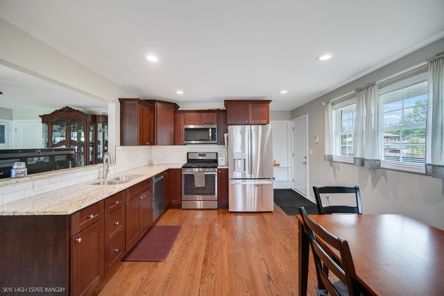 29 W. 31st. Place, Steger, IL 60475