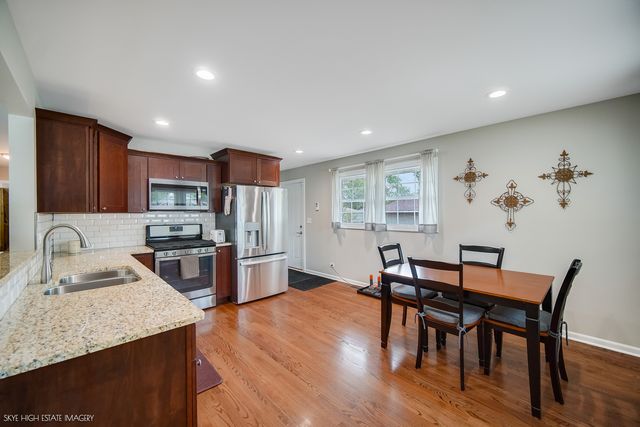 29 W. 31st. Place, Steger, IL 60475