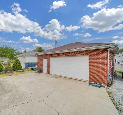 29 W. 31st. Place, Steger, IL 60475
