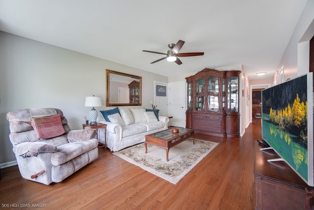 29 W. 31st. Place, Steger, IL 60475
