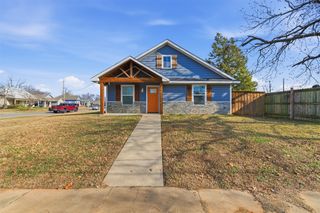 1004 S Armstrong Avenue, Denison, TX 75020