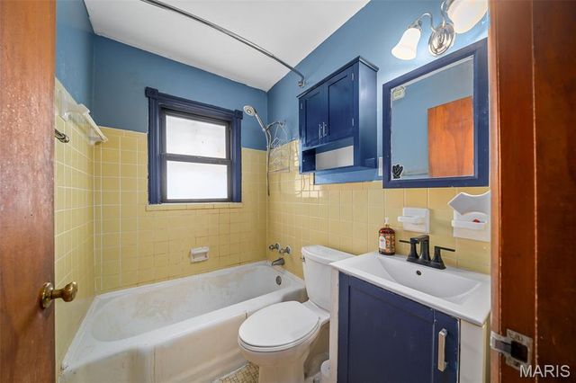 10832 Saint Henry Court, St Ann, MO 63074