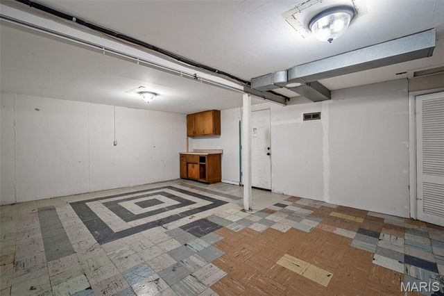 10832 Saint Henry Court, St Ann, MO 63074