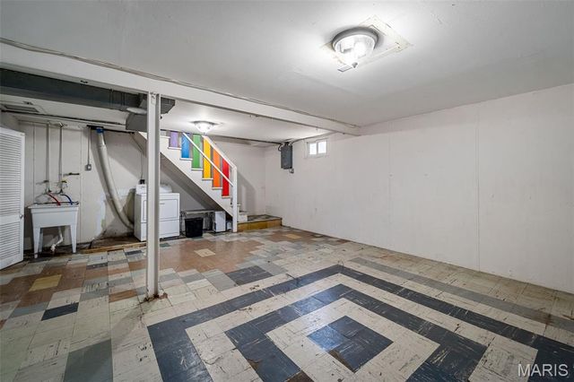 10832 Saint Henry Court, St Ann, MO 63074