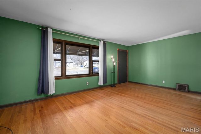 10832 Saint Henry Court, St Ann, MO 63074