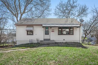 10832 Saint Henry Court, St Ann, MO 63074