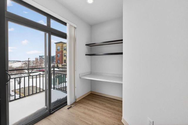 2812 No Oaks Ridge, Fitchburg, WI 53711