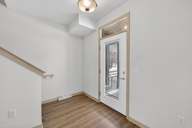 2812 No Oaks Ridge, Fitchburg, WI 53711